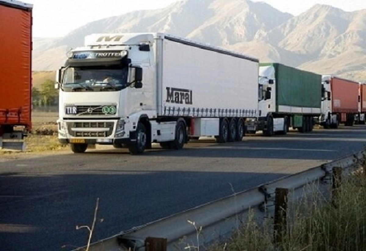 توقف کامیون‌های ایرانی پشت مرز در دمای منفی ۲۷ دجه