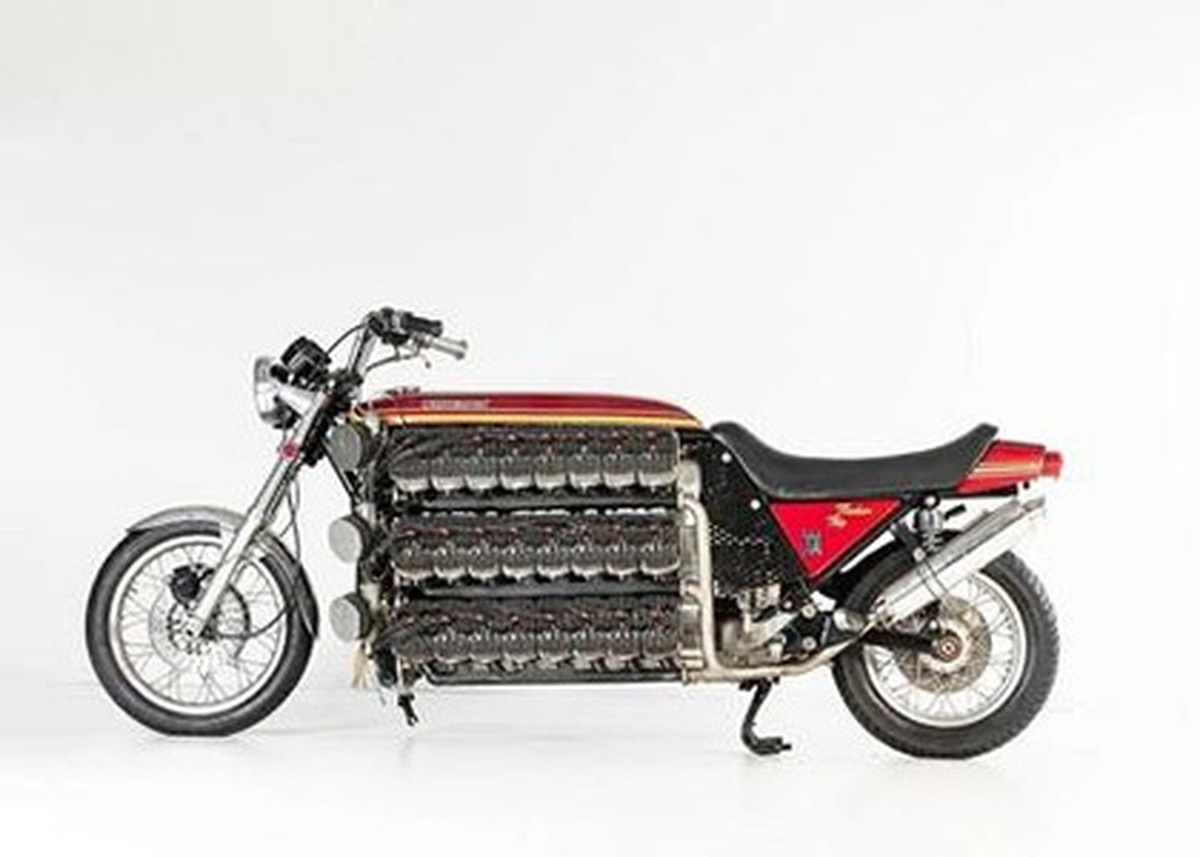 موتورسیکلت ۴۸ سیلندر، هیولای رکوردشکن کاوازاکی + عکس