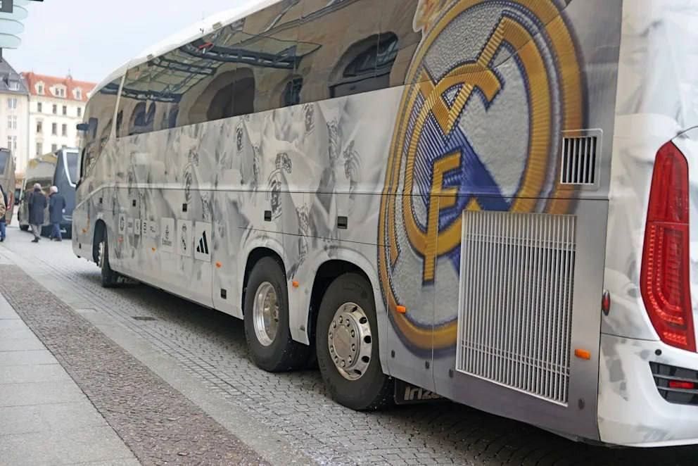 اتوبوس باشگاه رئال مادرید تصادف کرد + عکس