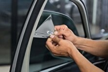 چگونه برچسب‌های شیشه جلوی خودرو را جدا کنیم؟ منبع سایت کارنا