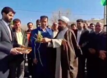 ویدیوی عجیب از افتتاح چراغ راهنمایی و رانندگی! منبع سایت کارنا