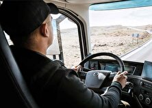 حواس‌پرتی این راننده کامیون سوژه خنده مردم شد منبع سایت کارنا