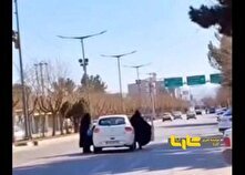 اقدام شوکه‌کننده راننده زن تیبا در وسط خیابان! + فیلم منبع سایت کارنا