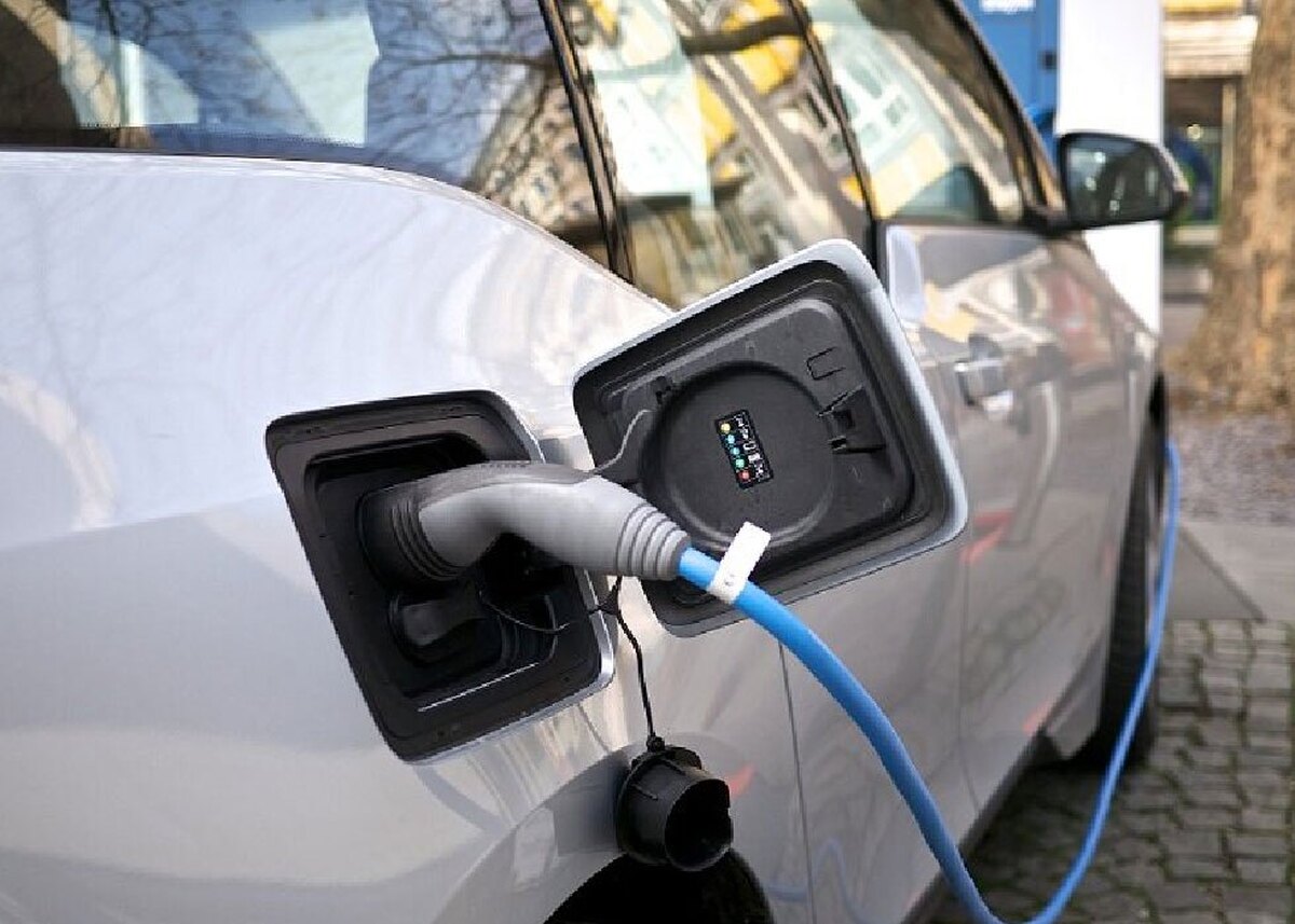 گرانی بنزین عامل خرید خودروهای برقی می‌شود؟