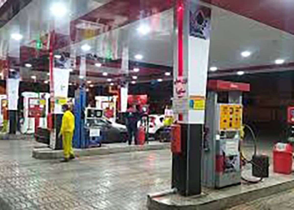 آیا آزادسازی غیرمعقول قیمت بنزین راهکار حل معضل مصرف بالای بنزین است؟