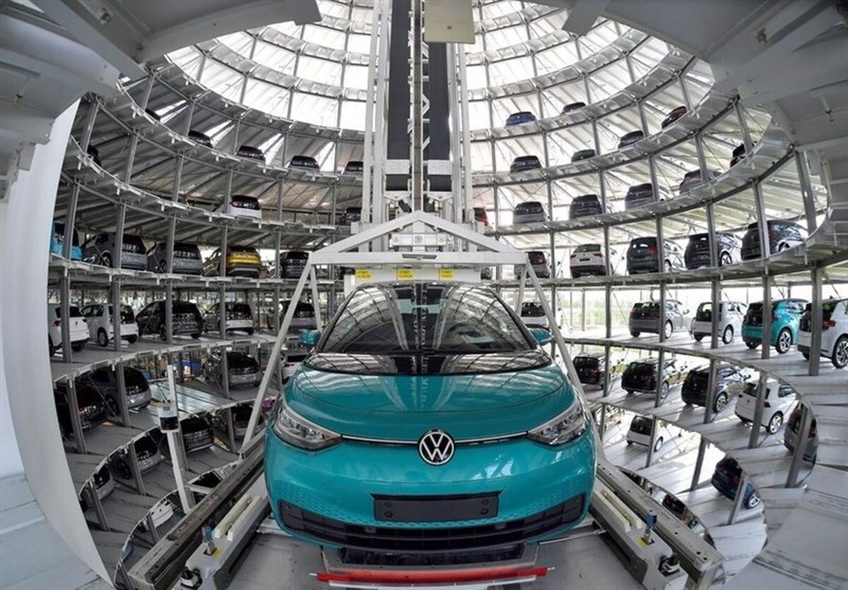 سرمایه‌گذاری غول خودروسازی آلمان در شرکت رقیب تسلا