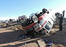 سقوط مینی‌بوس به دره اتوبان خرازی در تهران منبع سایت کارنا