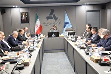 همکاری خودروسازان و قطعه‌سازان برای افزایش میزان تولید خودرو منبع سایت کارنا