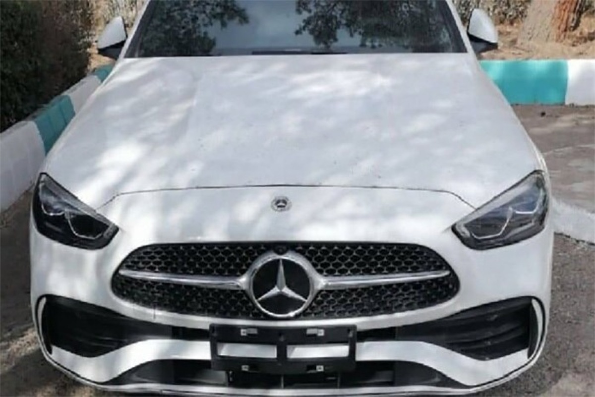 دلیل عجیب راننده برای پلاک نکردن ماشین ۱۵ میلیاردی!