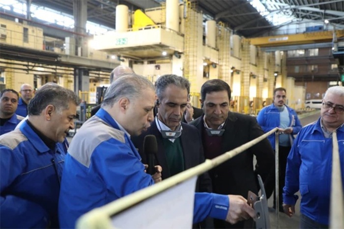 تاکید مدیرعامل ایران‌خودرو بر تامین ورق‌های باکیفیت و ایمن خودرو از منابع داخلی