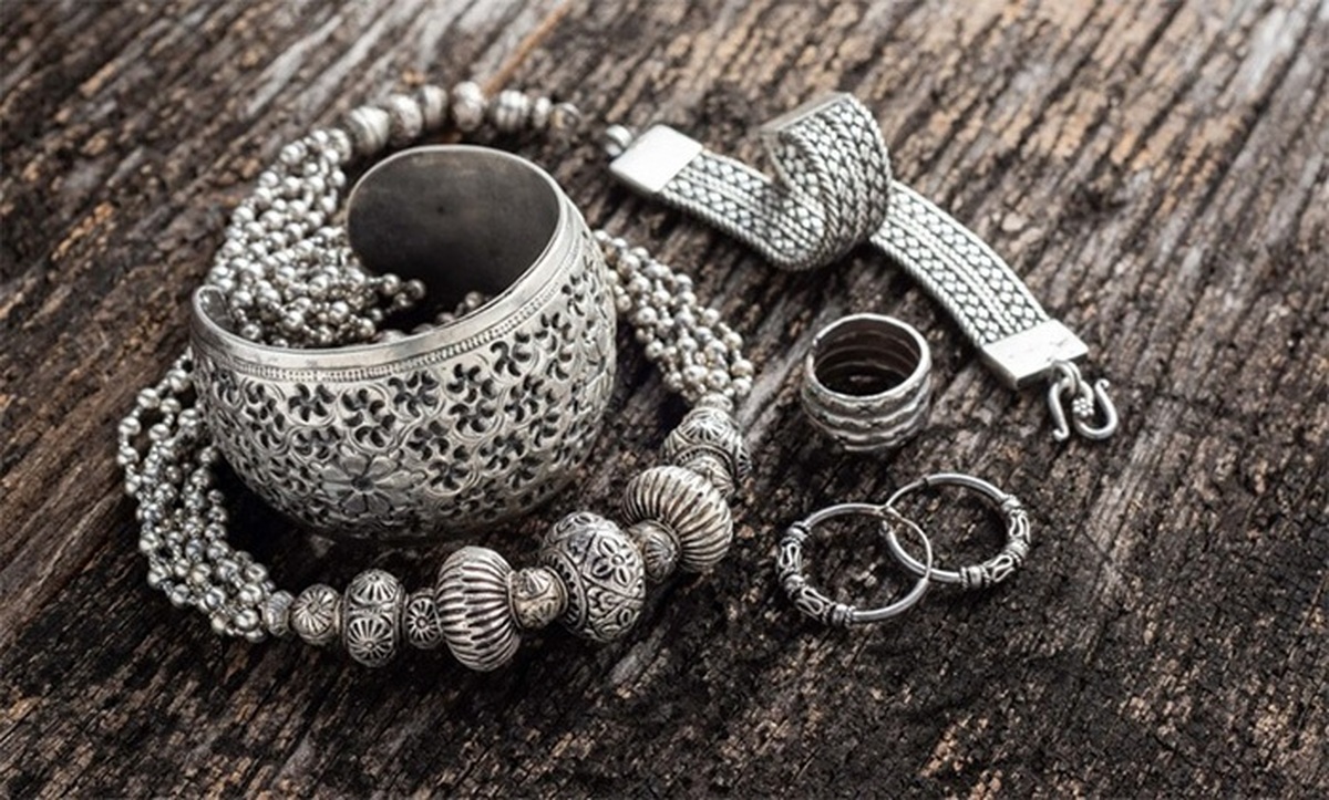 قیمت نقره از نفت سبقت گرفت