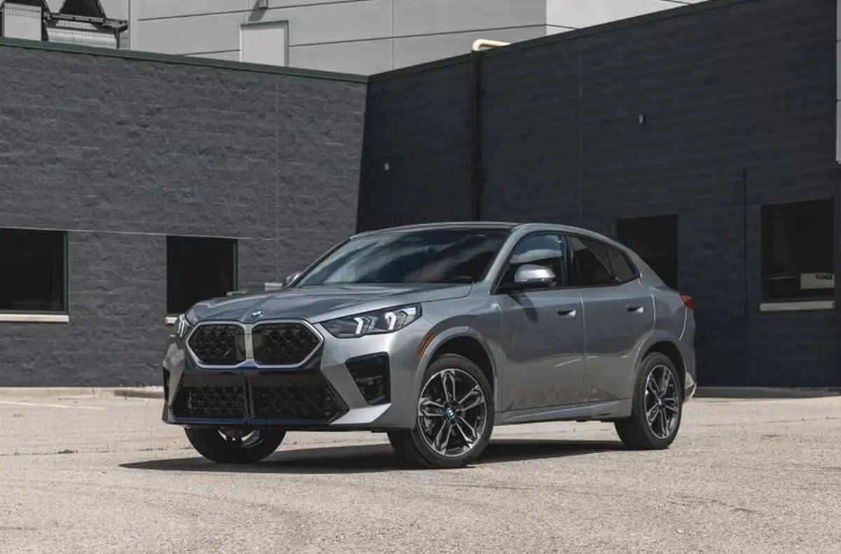 گام جدید پرشیا خودرو در تحویل خودرو‌های بی ‌ام و X۲ به جانبازان