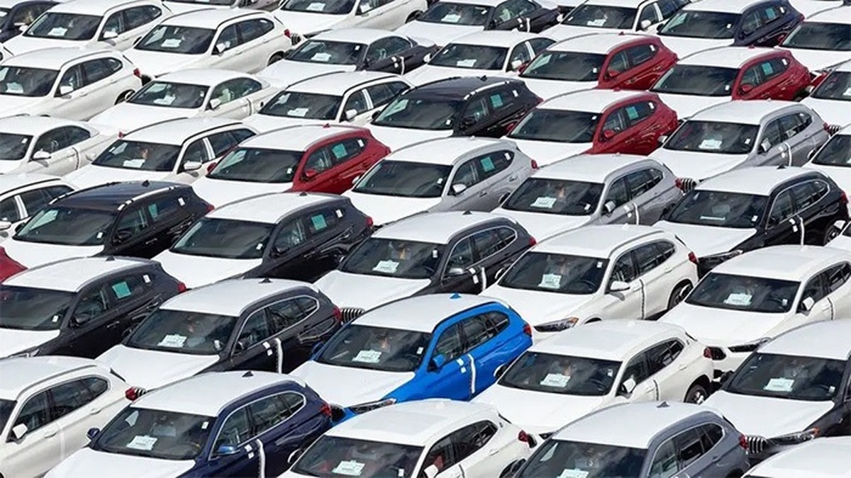 تسهیل واردات خودرو با تعرفه بالا امکانپذیر نیست