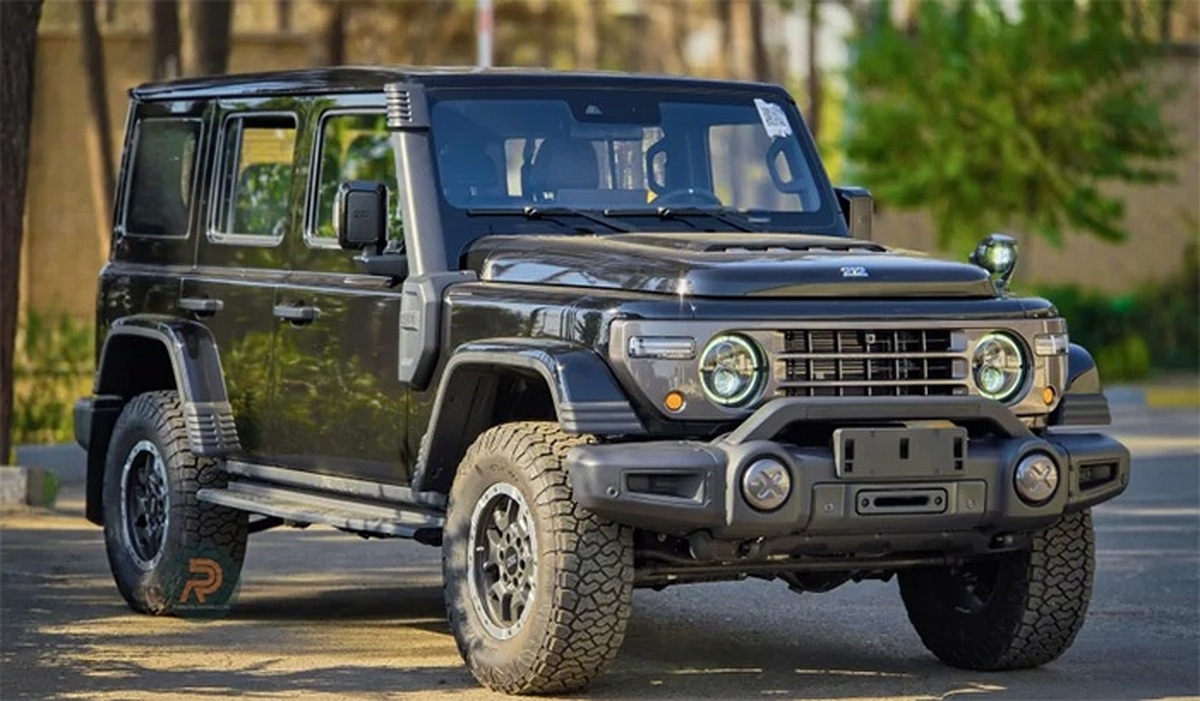 خودروی نظامی ارتش چین وارد ایران شد