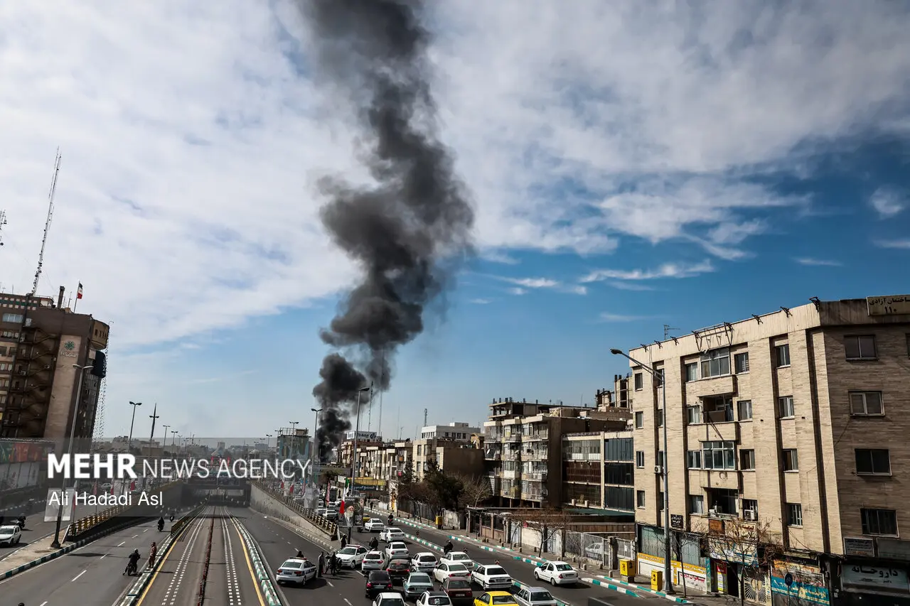 تصاویر حمله به ایران خودرو در غرب تهران