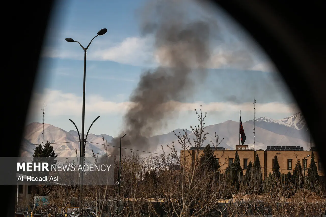 تصاویر حمله به ایران خودرو در غرب تهران
