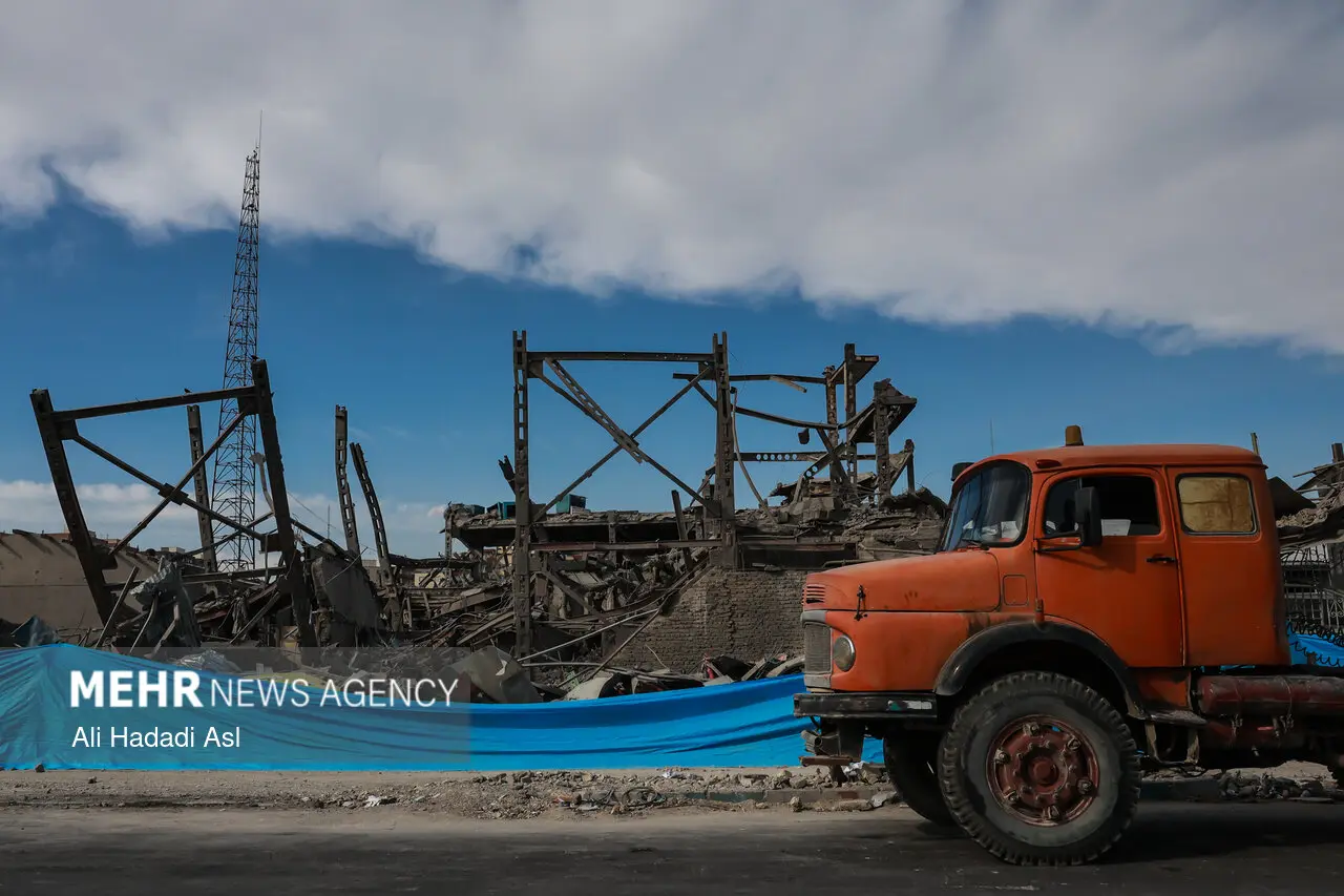 تصاویر حمله به ایران خودرو در غرب تهران