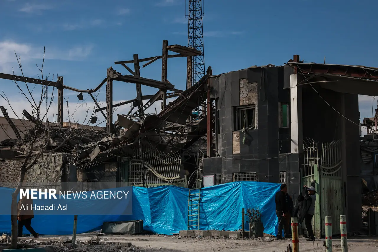 تصاویر حمله به ایران خودرو در غرب تهران