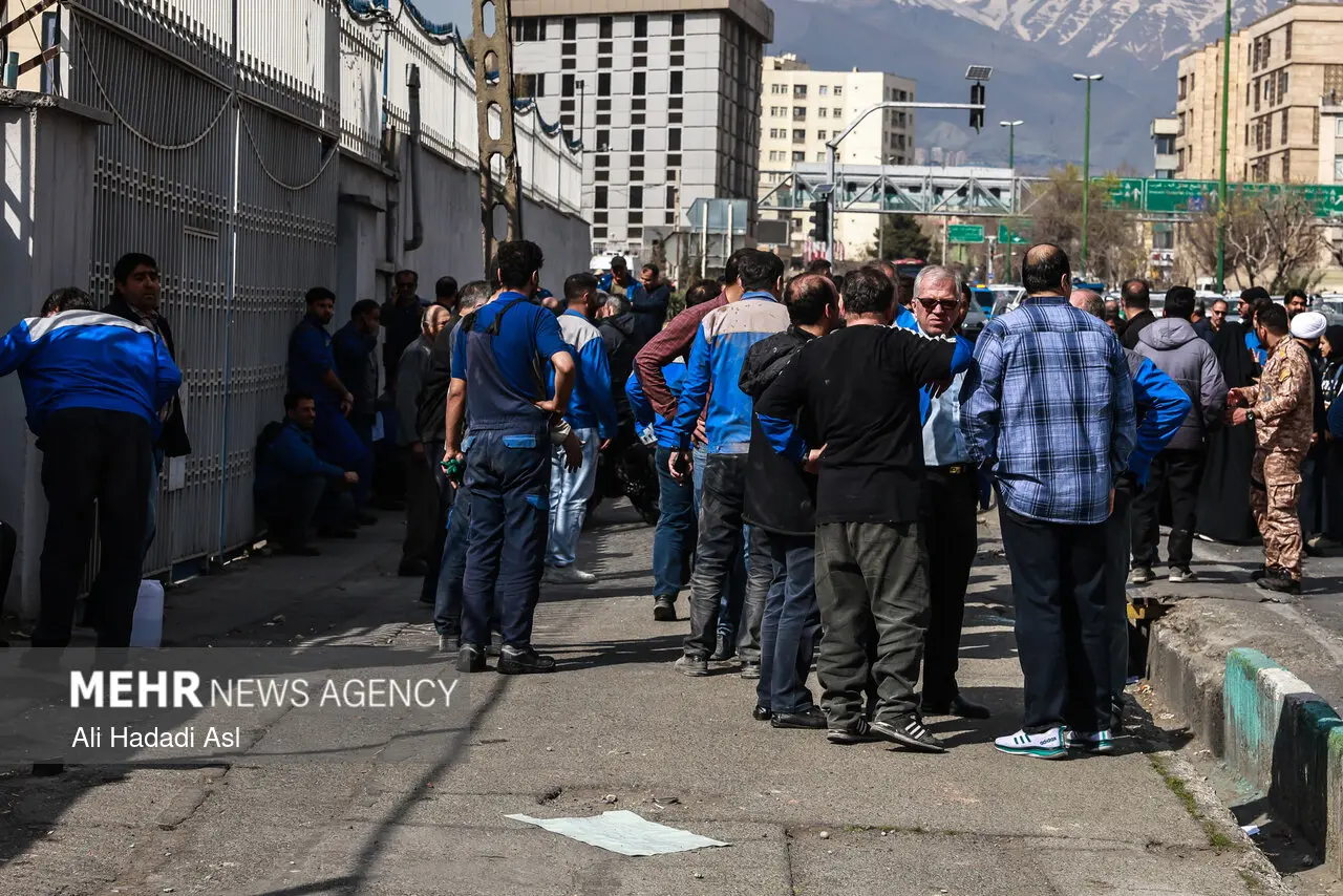 تصاویر حمله به ایران خودرو در غرب تهران