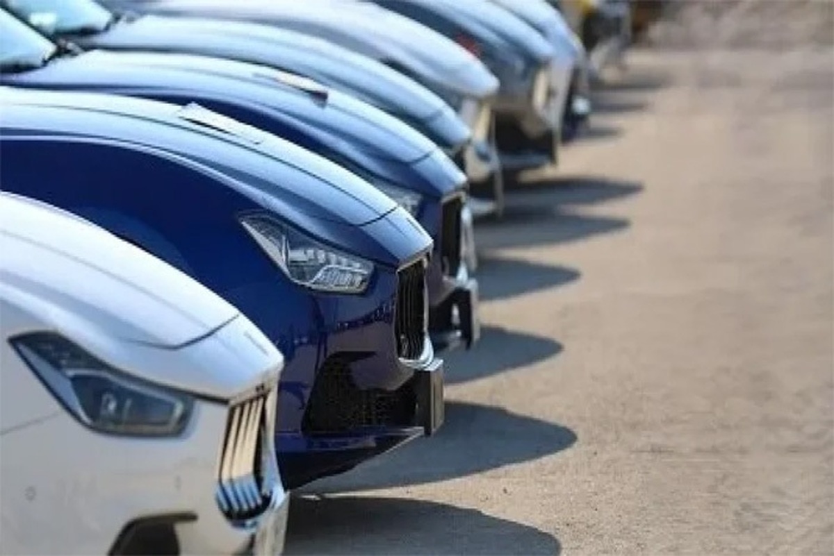 انجام معاملات خودرو خارج از قیمت‌های معمول بازار