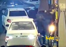 ببینید | لحظه سرقت عجیب خودروی سوار در پمپ بنزین ! منبع سایت کارنا