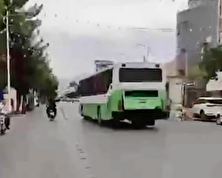 ویدئو عجیب از یک تصادف به سبک GTA در کرمان! منبع سایت کارنا