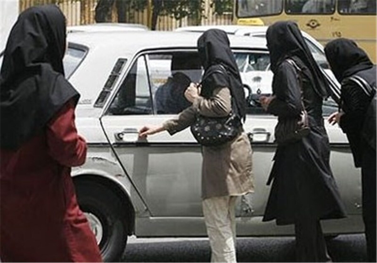 تکلیف جدید پلیس برای برخورد با فعالیت غیرقانونی مسافربر‌های شخصی + فیلم