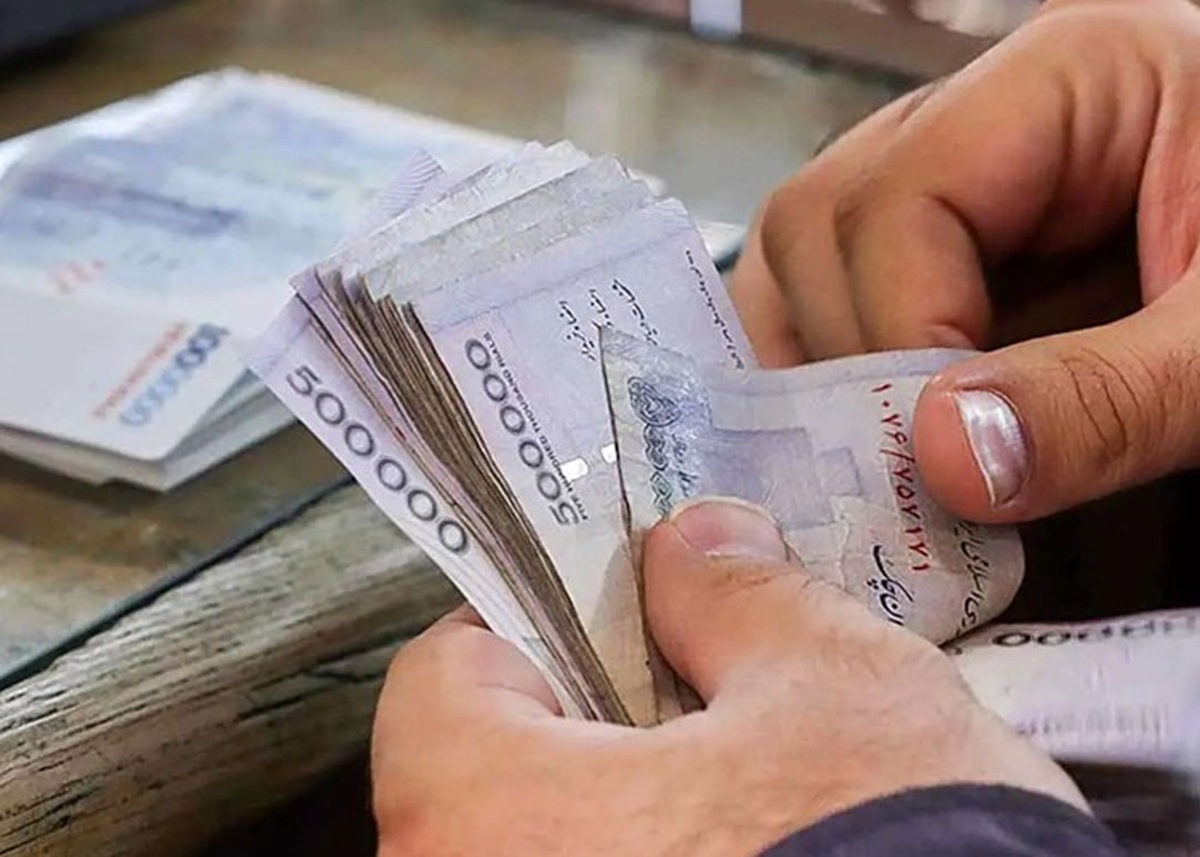 حقوق و مزایای کارکنان دولت افزایش یافت