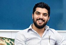عکس سینا مهراد با موتور جذابش
