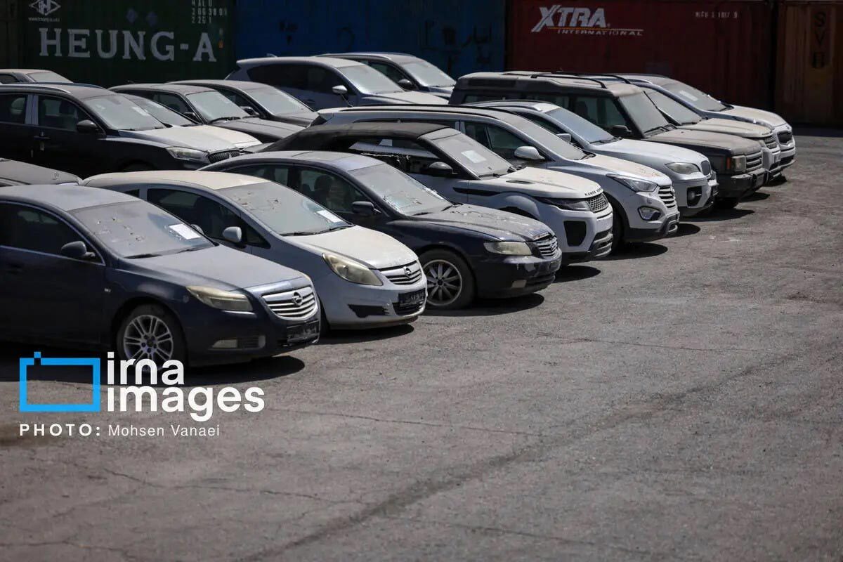 تصاویر از بین رفتن خودروهای لوکس در انبار اموال تملیکی