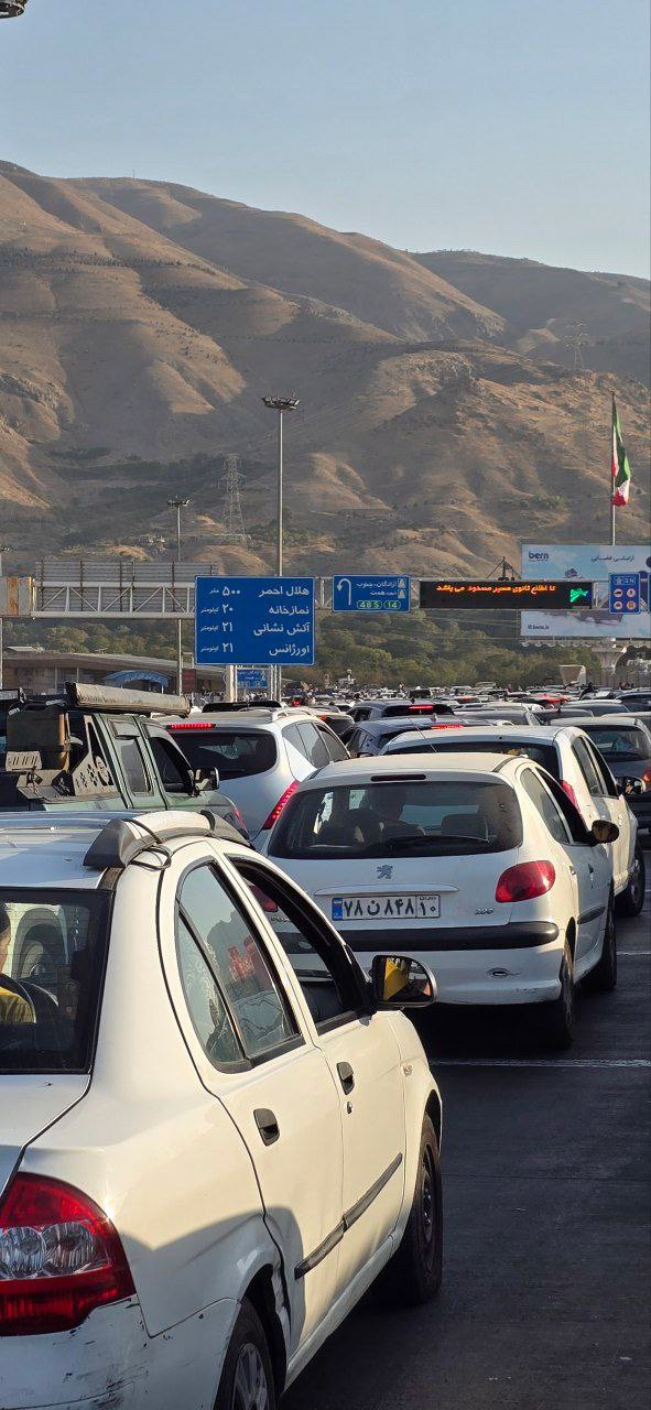 عکس گرفتاری مردم در ترافیک فوق سنگین آزادراه تهران - شمال