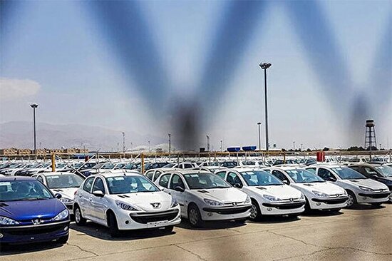 /fa/news/16378/مقاومت-بازار-خودرو-به-تحولات-سیاسی-و-نرخ-ارز-فرو-ریخت