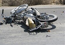 فیلم لحظه تصادف شدید موتورسیکلت با عابر پیاده در اصفهان