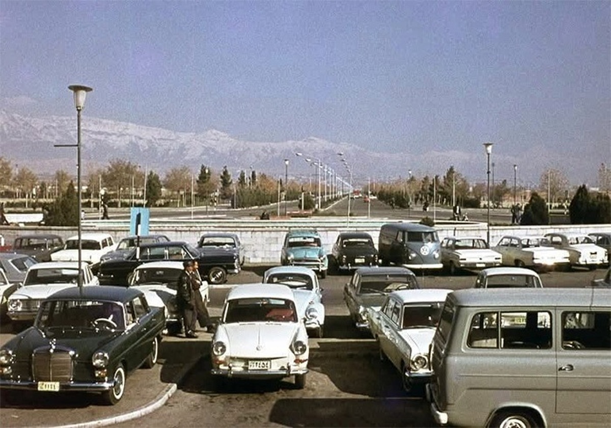 عکس پارکینگ فرودگاه مهرآباد سال ۱۳۴۶