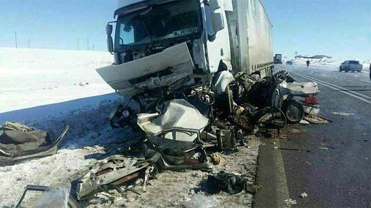 فیلم برخورد مرگبار پژو پارس با یک دستگاه تریلی!
