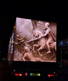 خودروی قصه‌گو در خیابان‌های تهران منبع سایت کارنا