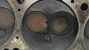 چرا نباید با دور موتور بالا رانندگی کنیم؟ چرا نباید با دور موتور بالا رانندگی کنیم؟