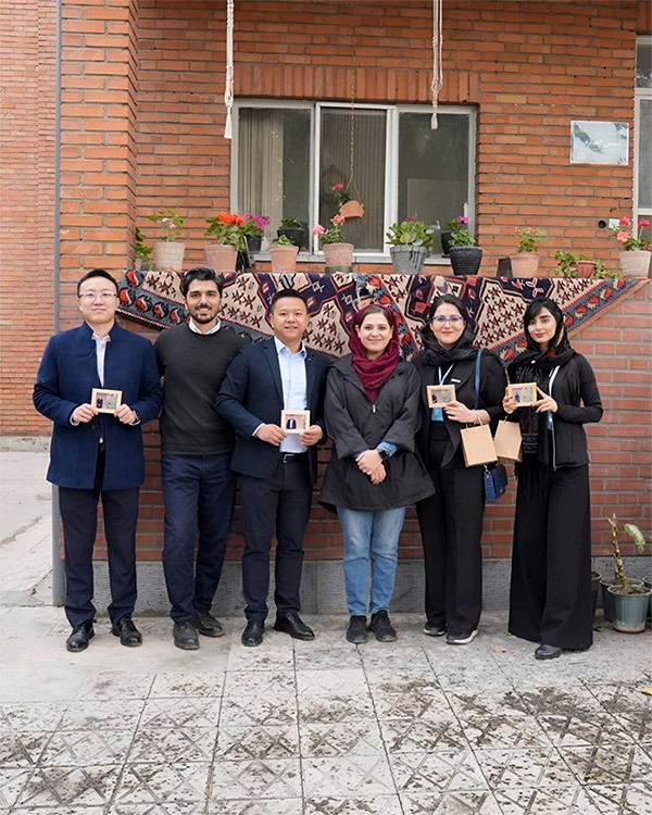 اختصاصی:بازدید لوکانو از مدرسه صبح رویش