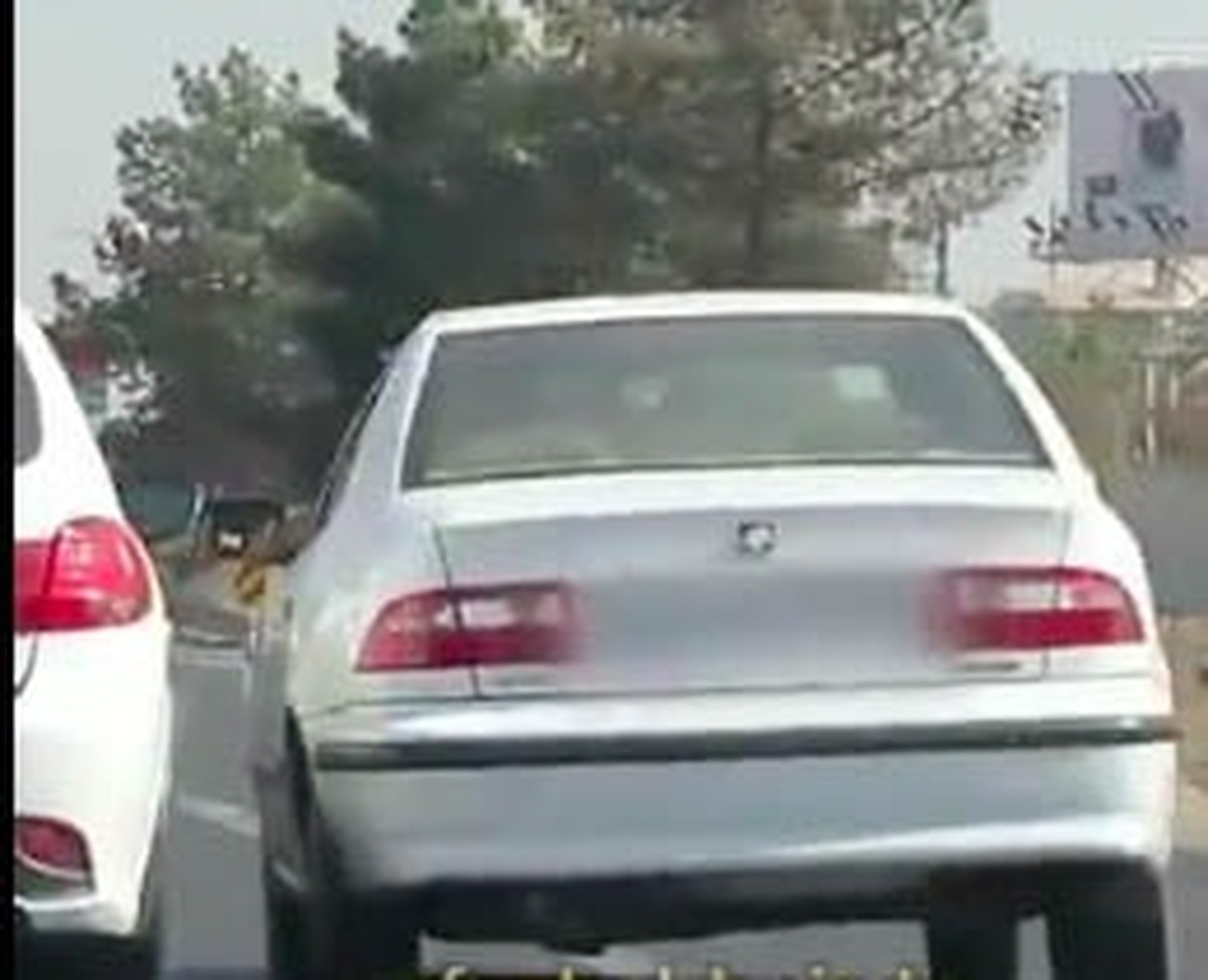 فیلم مزاحمت جنون‌آمیز راننده مرد برای راننده زن