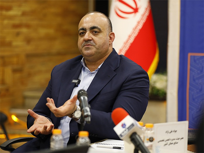 چگونه در دهه ۱۳۸۰، خودروسازی ایران به وابستگی رسید؟ / صنعت خودروسازی یکی از اهداف اصلی تحریم‌ها بوده است/ برای صنعت خودرو نقشه توسعه پایدار تدوین نشده است/ صنعت خودرو نسبت به بسیاری از صنایع وضعیت بهتری دارد/ تعطیل‌کردن صنعت خودرو منطقی و امکان‌پذیر نیست