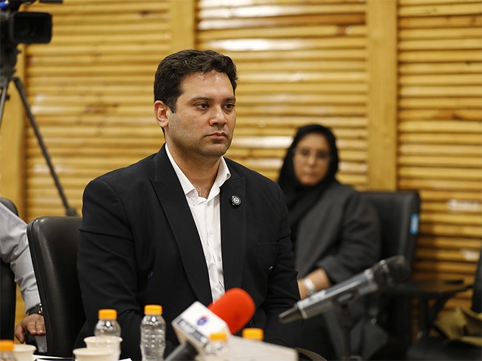 چگونه در دهه ۱۳۸۰، خودروسازی ایران به وابستگی رسید؟ / صنعت خودروسازی یکی از اهداف اصلی تحریم‌ها بوده است/ برای صنعت خودرو نقشه توسعه پایدار تدوین نشده است/ صنعت خودرو نسبت به بسیاری از صنایع وضعیت بهتری دارد/ تعطیل‌کردن صنعت خودرو منطقی و امکان‌پذیر نیست