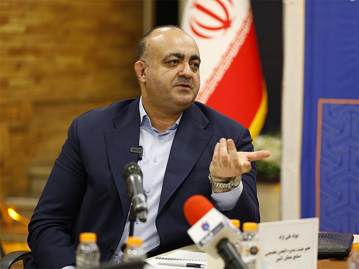 چگونه در دهه ۱۳۸۰، خودروسازی ایران به وابستگی رسید؟ / صنعت خودروسازی یکی از اهداف اصلی تحریم‌ها بوده است/ برای صنعت خودرو نقشه توسعه پایدار تدوین نشده است/ صنعت خودرو نسبت به بسیاری از صنایع وضعیت بهتری دارد/ تعطیل‌کردن صنعت خودرو منطقی و امکان‌پذیر نیست