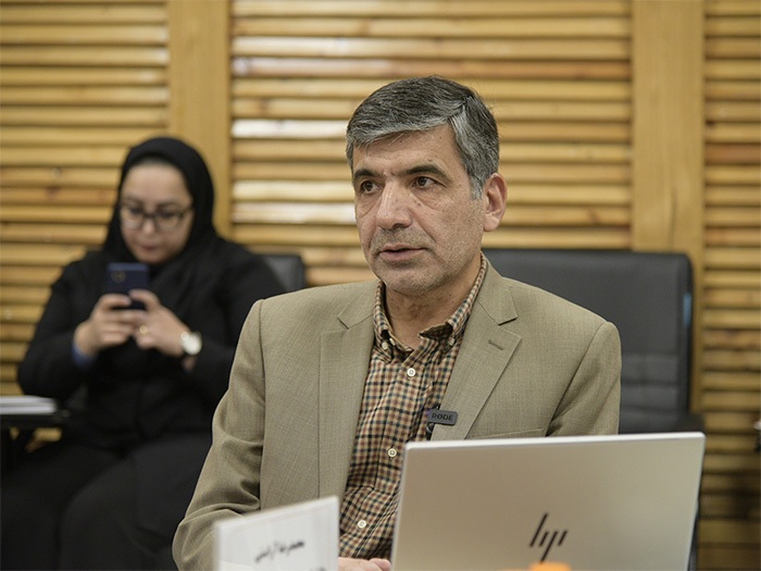 چگونه در دهه ۱۳۸۰، خودروسازی ایران به وابستگی رسید؟ / صنعت خودروسازی یکی از اهداف اصلی تحریم‌ها بوده است/ برای صنعت خودرو نقشه توسعه پایدار تدوین نشده است/ صنعت خودرو نسبت به بسیاری از صنایع وضعیت بهتری دارد/ تعطیل‌کردن صنعت خودرو منطقی و امکان‌پذیر نیست