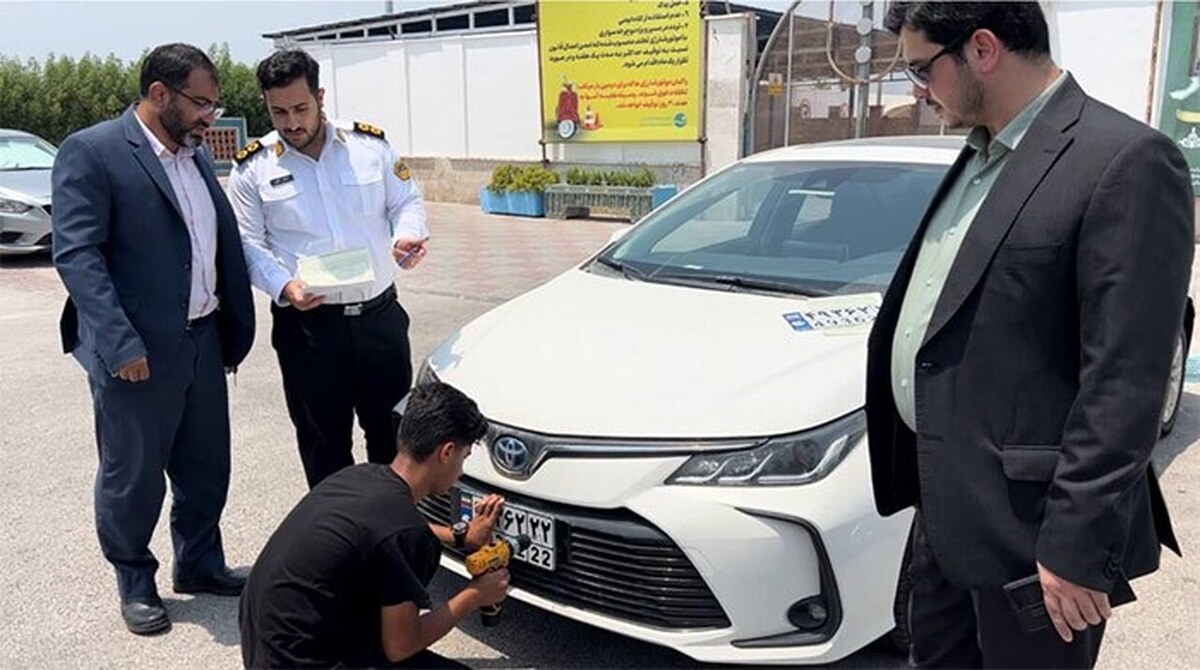 اولین خودرو‌ی وارداتی کارکرده پلاک شد + فیلم