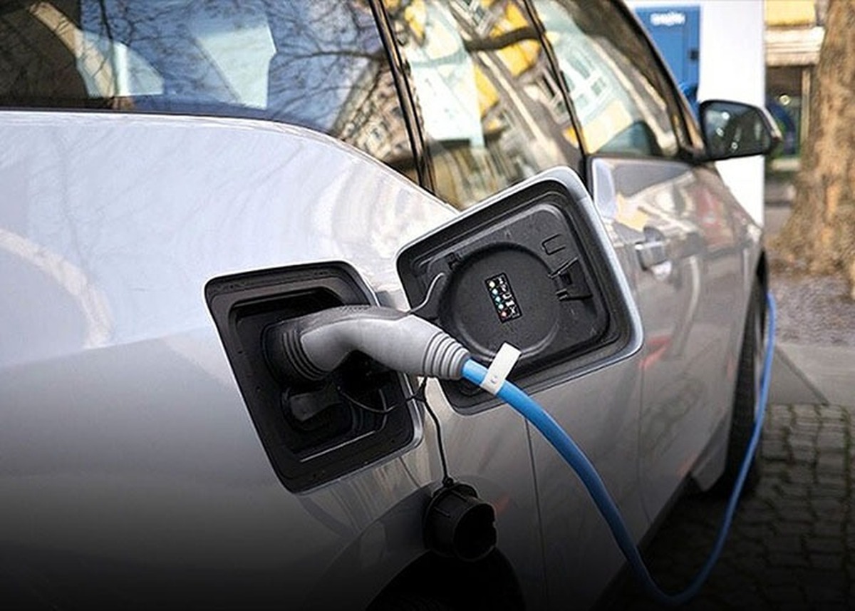 چرا دولت در واردات خودرو‌های برقی و هیبریدی تعلل کرد؟