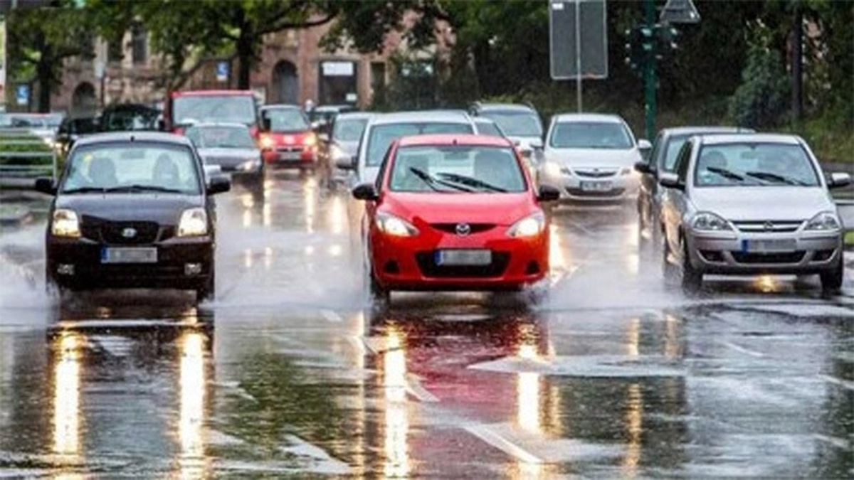 در برف و باران چطور رانندگی کنیم؟