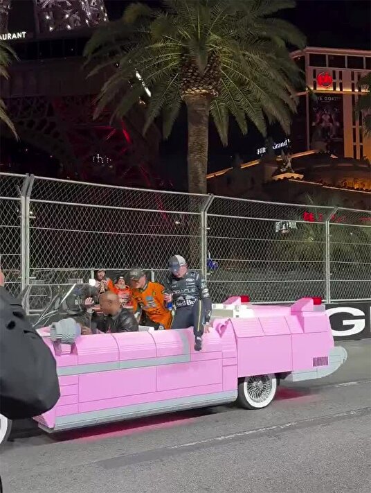 فیلم رانندگی با عجیب‌ترین خودروی جهان